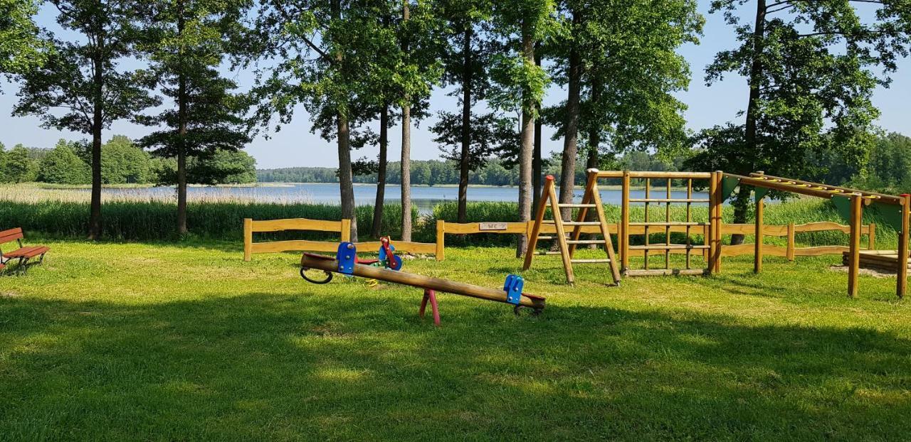 Domek Nad Jeziorem Piasutno Mazury エクステリア 写真